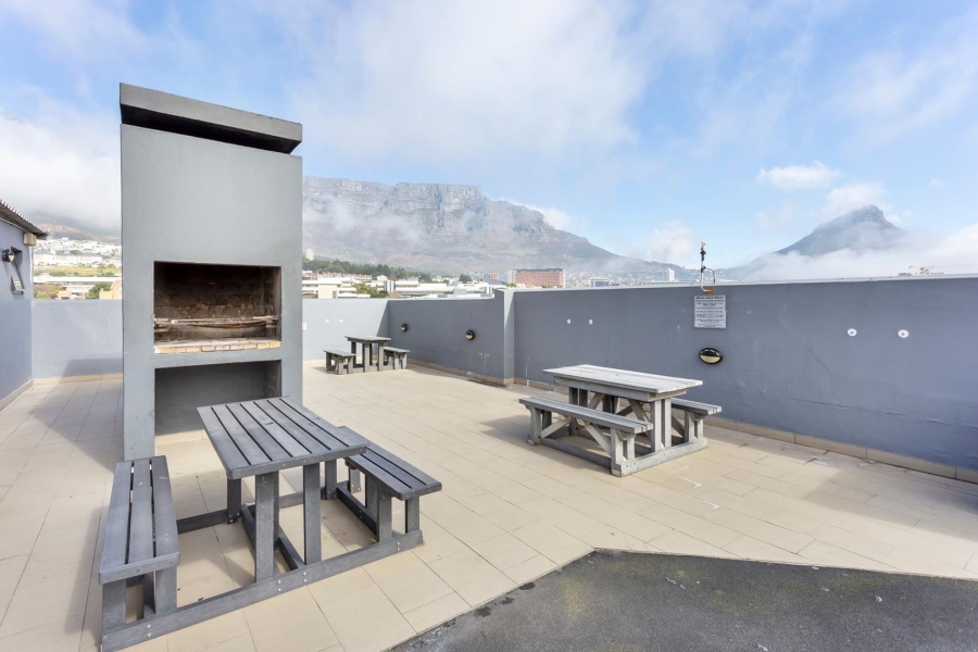 1 Bedroom Property for Sale in Zonnebloem Western Cape